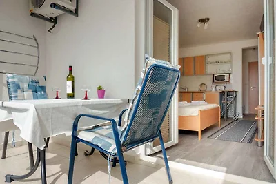 Studio mit einen Balkon und Meerblick