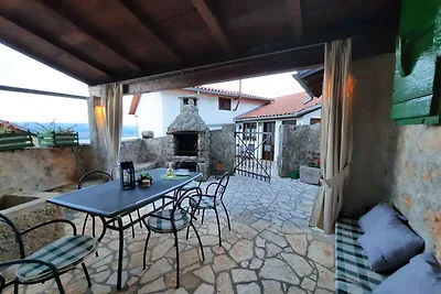Ferienhaus mit Meerblick und Pool