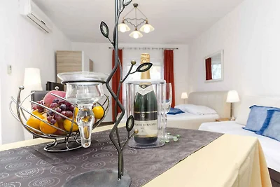 Studio mit Klimaanlage und Balkon in Vodice
