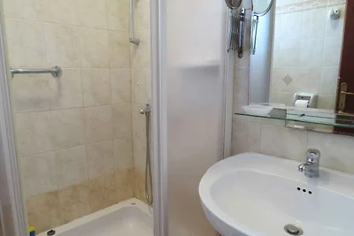 Komfortable Ferienwohnung Ines mit Balkon und