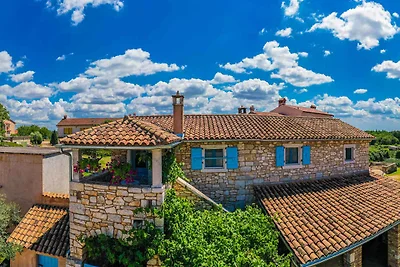 Villa mit Swimmingpool, Taverne und