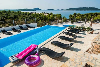 Ferienhaus mit Gemeinschaftspool und