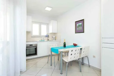 Ferienwohnung mit Balkon, Klima und Internet