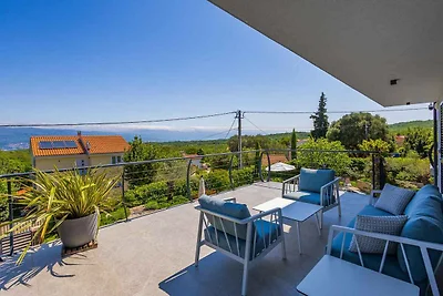 Villa mit Pool in ruhiger Lage