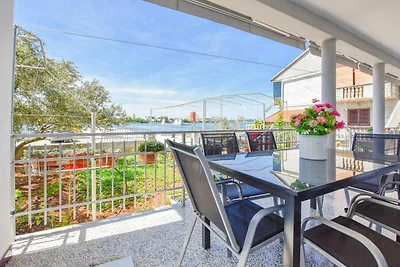Ferienwohnung mit Terrasse und Klimaanlage