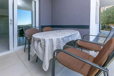 Ferienwohnung mit Terrasse und Meerblick