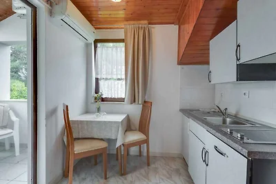 Studio mit Balkon und Klimaanlage