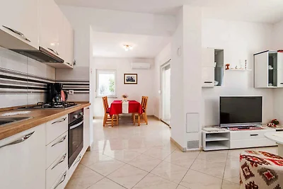 Gemütliches Ferienhaus Andela in Sukošan bei