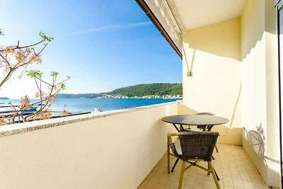 Ferienwohnung mit Balkon und Meerblick