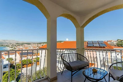 Appartamento Vacanza con famiglia Okrug Gornji