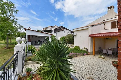 Ferienwohnung mit Terrasse und Grill