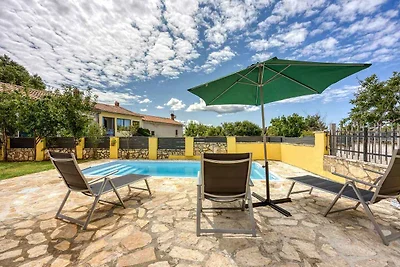 Ferienhaus mit Privatpool und Klimaanlage