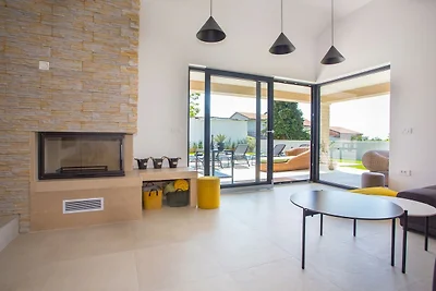 Villa mit Klimaanlage und Pool