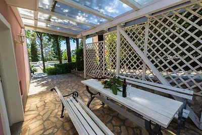 Ferienhaus in Strandnähe mit überdachtem