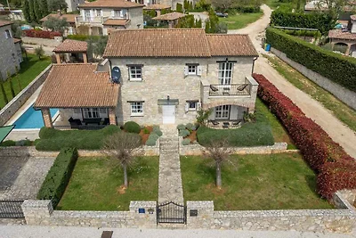 Villa mit Klimaanlage und Pool