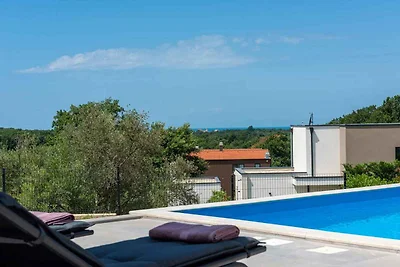 Villa mit Pool und Klimaanlage