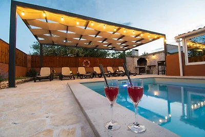 Ferienhaus mit Klimaanlage und Aussenpool