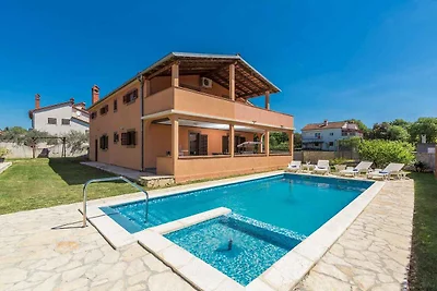 Ferienwohnung mit privatem Pool
