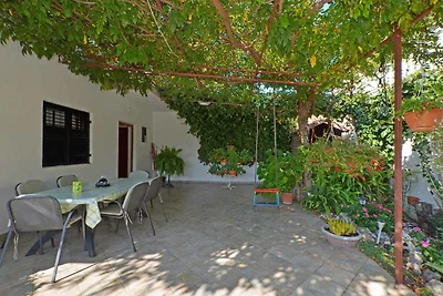 Ferienwohnung mit Terrasse, 10 m vom Meer