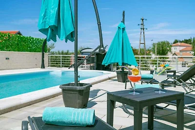 Ferienhaus mit Klimaanlage und Pool