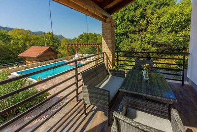 Villa mit Swimmingpool und Panoramablick