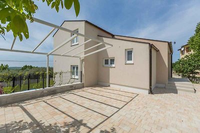 Villa mit Pool, Meerblick