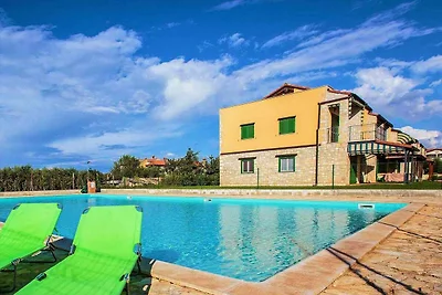 Ferienwohnung mit Pool und Dachterrasse