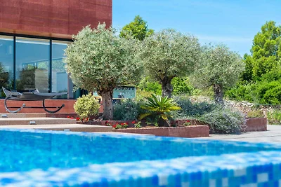 Steinhaus mit privatem Pool und herrlicher Na