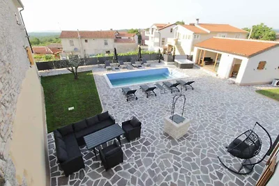 Villa mit Klimaanlage und Pool