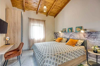 Villa mit Swimmingpool und Grill