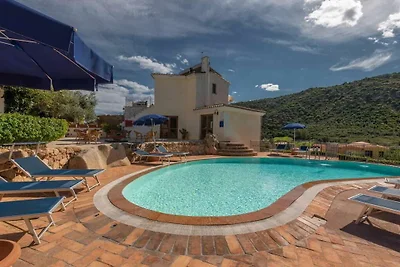 FerienWohnung mit Aussenpool und WLAN