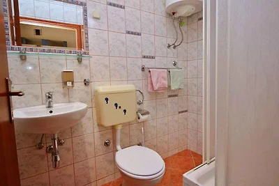 Studio mit Balkon und Klimaanlage