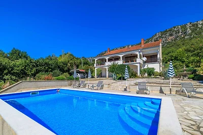 Ferienwohnung mit Pool und Klimaanlage