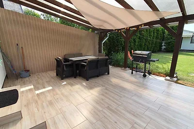 Ferienhaus mit Terrasse und Grill