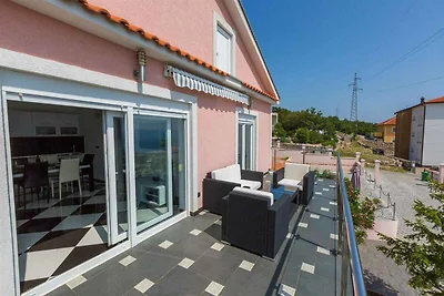 Villa mit Pool und Klimaanlage