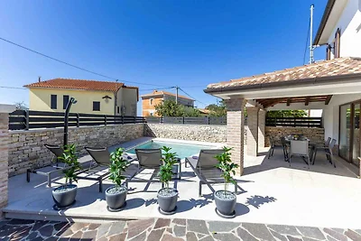 Villa mit Pool, Klimaanlage