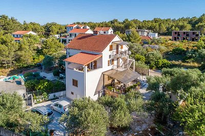 Ferienwohnung mit Grill und Balkon