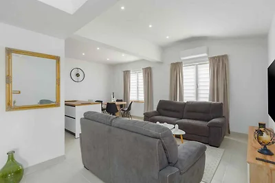 Ferienwohnung mit Klimaanlage und Balkon