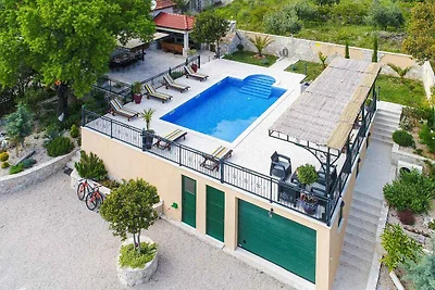 Ferienhaus mit Aussenpool
