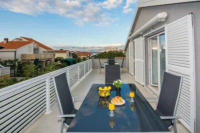 Ferienwohnung mit Klimaanlage und Balkon