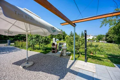 Ferienhaus mit Whirlpool und eingezäuntem