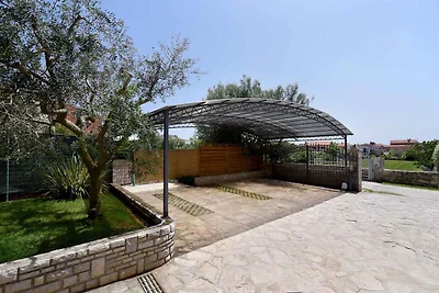 Ferienhaus mit Pool und Terrasse