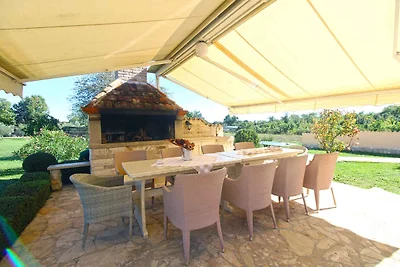 Ferienhaus mit Klimaanlage und Pool