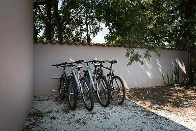 Villa mit Pool, Sauna, privatem Tennis- und