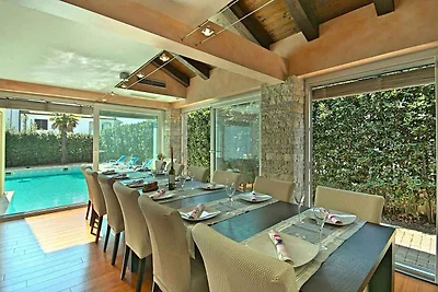 Villa mit privatem Pool, mit Meerblick, in de
