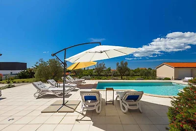Villa mit Pool, Klimaanlage, Fitness und