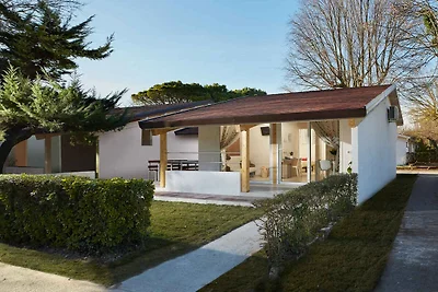 Bungalow mit Aussenpool