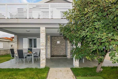 Ferienwohnung mit Terrasse und Grill