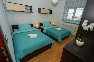 Ferienwohnung mit Pool und Klimaanlage