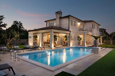 Villa mit Pool